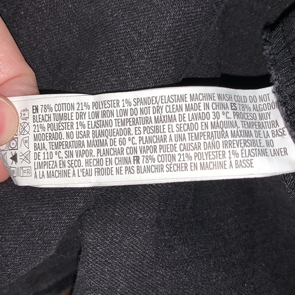 ❤️DISTRESSED PLUS SIZE JEANS❤️ - Picture 7 of 7